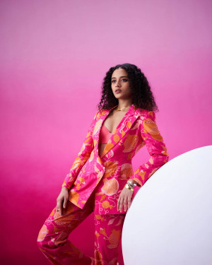 Anaar Bloom Pink Over Sized Blazer With Regular Fit Trousers