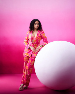 Anaar Bloom Pink Over Sized Blazer With Regular Fit Trousers
