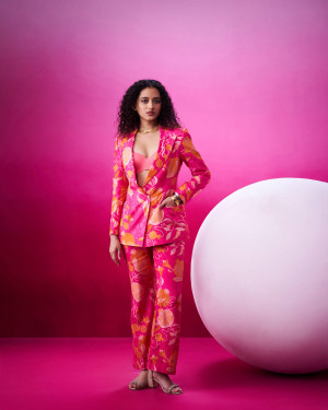 Anaar Bloom Pink Over Sized Blazer With Regular Fit Trousers